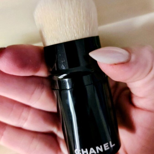 Chanel brush new in box with cap