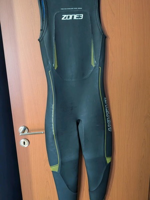 ZONE3 Vision Sleeveless Neoprene Suit like new, size medium tall