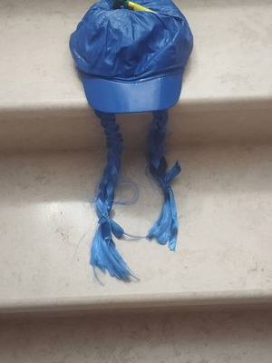 Carnival hat like new