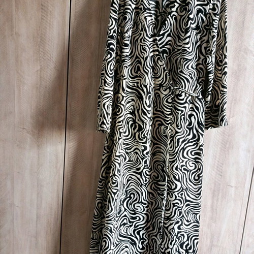 H&M wrap midi dress like new, black and white swirl print, size S