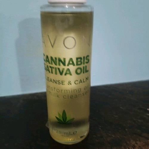 Avon Sativa Oil Cleanse & Calm Transforming Oil to Milk Cleanser like new 125 ml