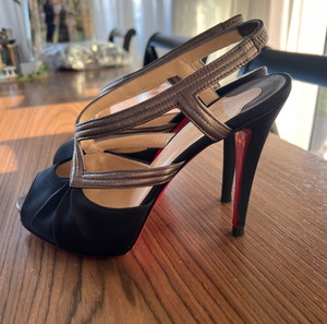 CHRISTIAN LOUBOUTIN