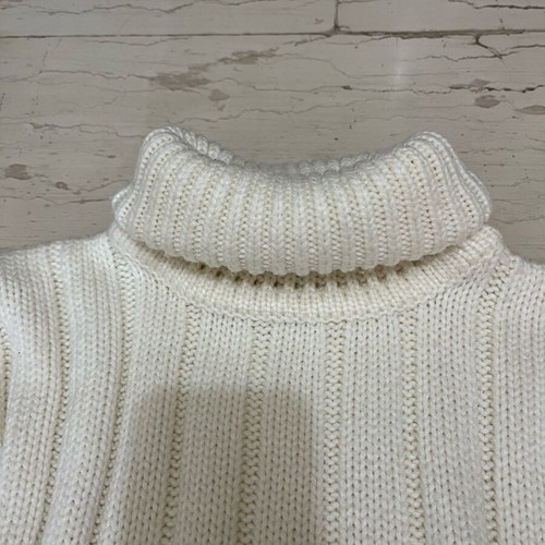Zara white knitted warm pullover new size M