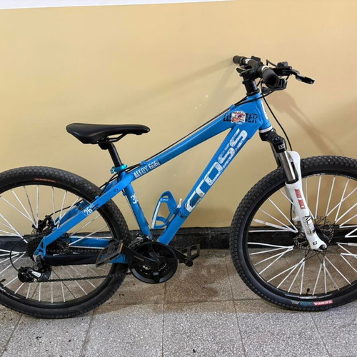 Cross Dexter 26" Mountain Bike like new, disc brakes, blue
