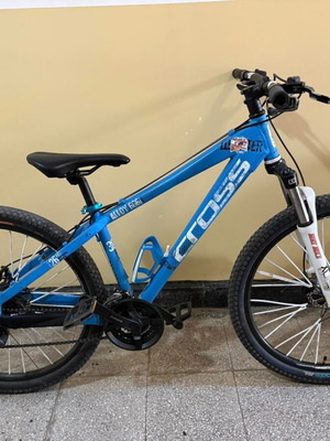 Cross Dexter 26" Mountain Bike like new, disc brakes, blue