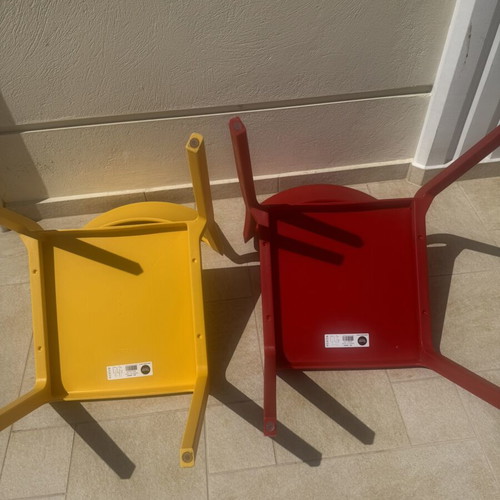 Siesta Snow chairs new, red and yellow, set of 40
