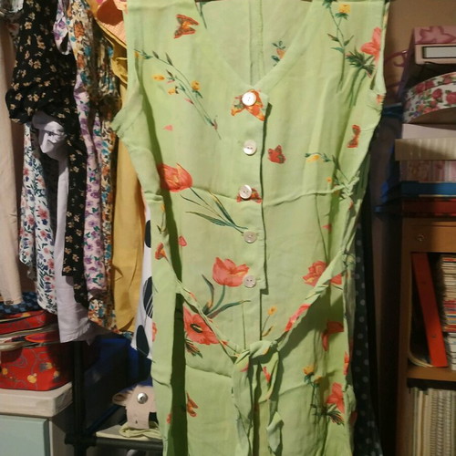 Sleeveless shirt medium size like new