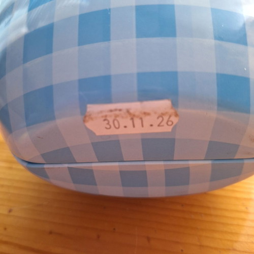 Metal biscuit tin from England, new