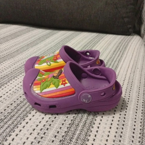 Crocs slippers size C6-7 22-24, purple
