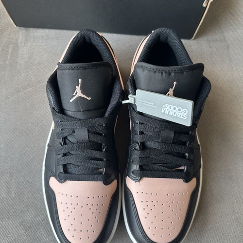 Nike Air Jordan 1 Low Crimson Tint Black Pink Size EU41 US8 New