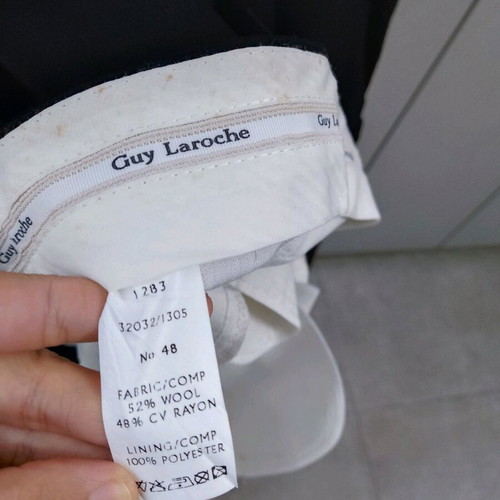 Κοστούμι βραδινό Guy Laroche σαν καινούργιο, μαύρο με λεπτή ρίγα