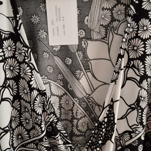 Short-sleeve wrap blouse new, size 4XL, black and white