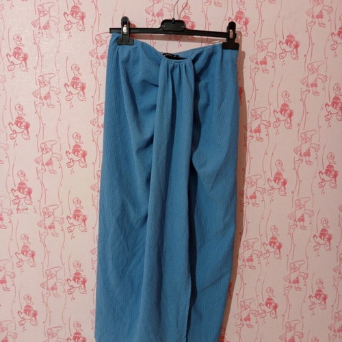 Midi skirt with slit, like new, turquoise by Pink Woman