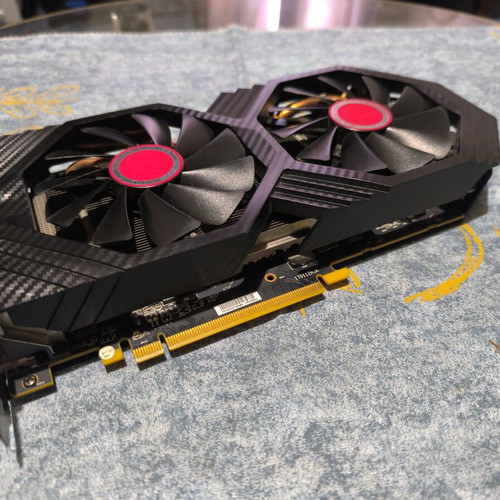 AMD RX 580 8GB σαν καινούργιο, gaming GPU με MX-6 πάστα