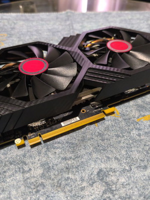 AMD RX 580 8GB σαν καινούργιο, gaming GPU με MX-6 πάστα