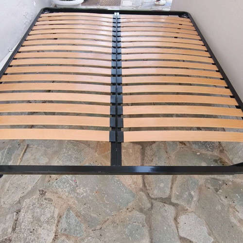 Anatomic bed frame with legs 1.80 x 2.00 like new