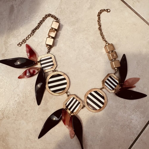 Statement necklace with geometric elements in black, red and gold, like new