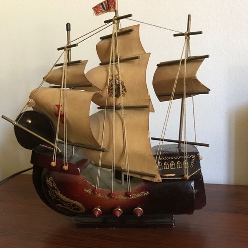 Wooden sailboat antique lamp