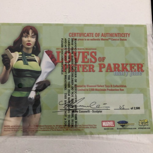 Mary Jane Loves Of Peter Parker statue used, broken, Diamond Select 12-14”