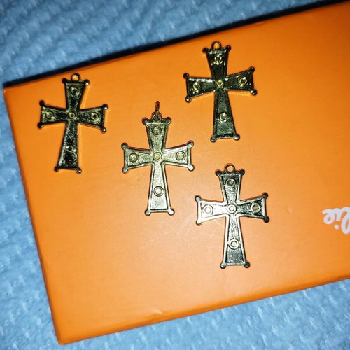Necklace crosses four identical like new
