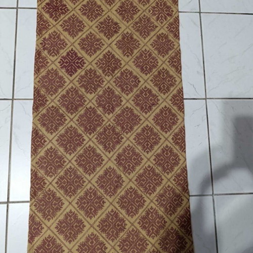 Cross-stitch table runner like new 96x50 cm