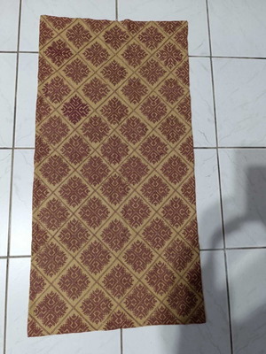 Cross-stitch table runner like new 96x50 cm