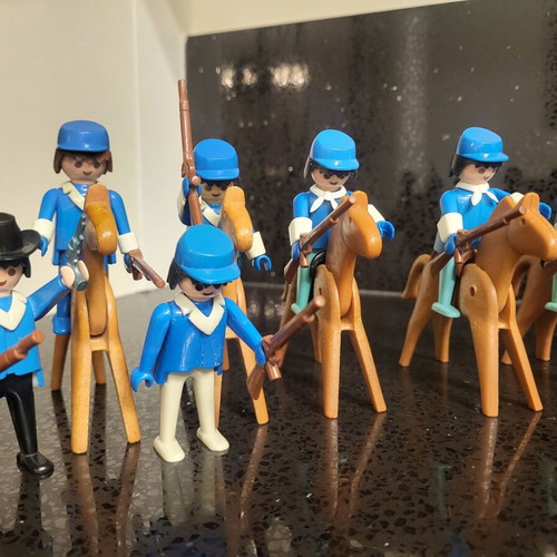 Playmobil Vintage American Cavalry used, 12 figures, 10 horses, accessories