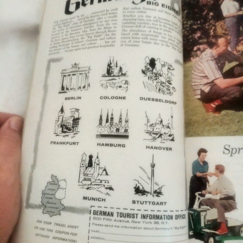 National Geographic Magazine April 1960 vintage, excellent condition
