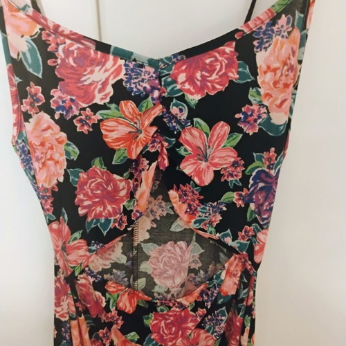 Pink Woman dress large size like new with small cutout below bust