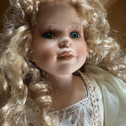 Collectible Victorian Style Porcelain Doll 40cm