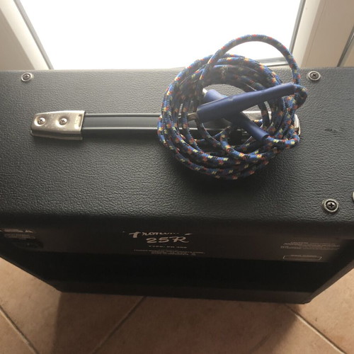 Fender Frontman 25 Reverb amplifier used with fabric cable gift