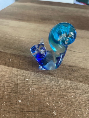 Glass decorative squirrel like new, 9 cm height