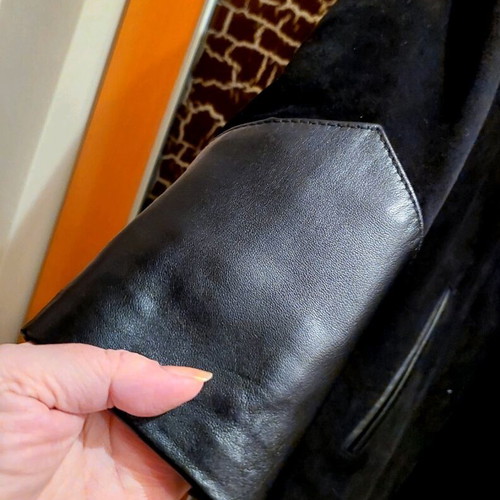 Collectible leather coat with detachable natural fox fur like new, black