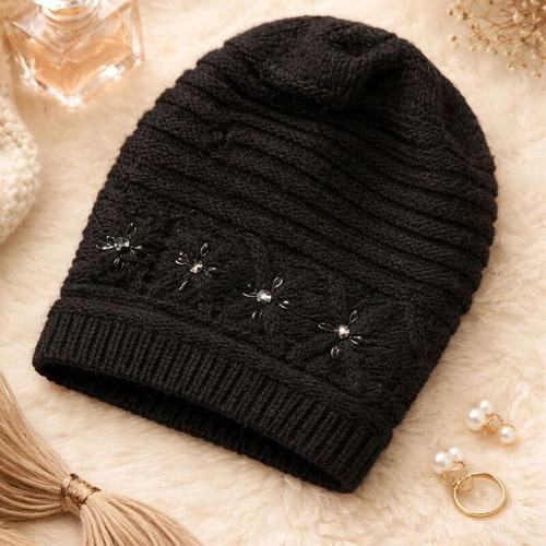 Wool hat new with sequin embroidery from Ziczac