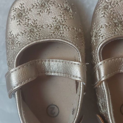 Baby shoes size 18-19 like new