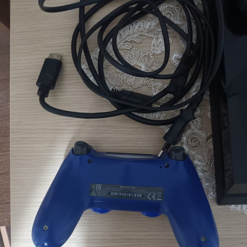PlayStation 4 console used, 500GB storage