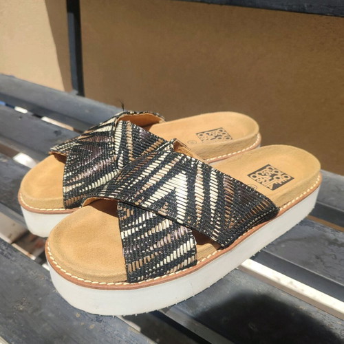 Colors Of California slippers size 38 new, unique design