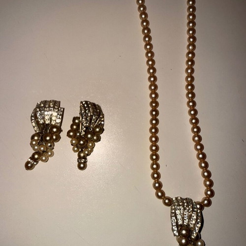 Pearl and rhinestone clip earrings and necklace set