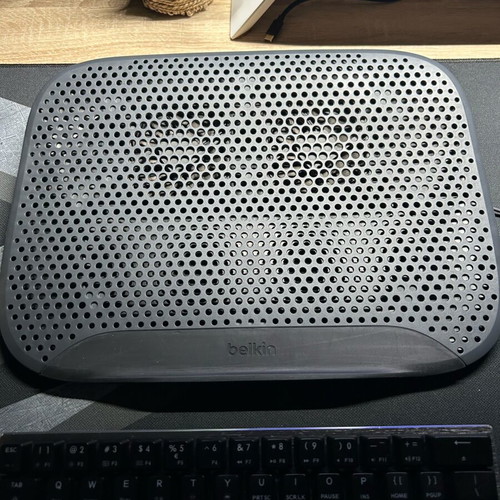 Belkin Coolspot laptop stand like new with two fans