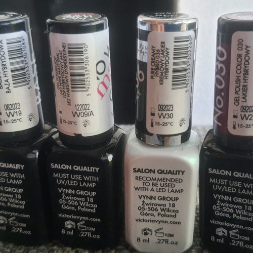 Victoria Vynn semi-permanent nail polishes new with gift lamp
