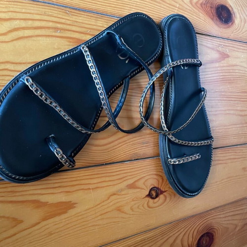 Exe sandals used with bronze chain, size 38, black