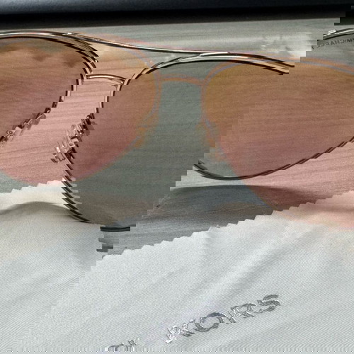 Michael Kors MK5004 Chelsea Aviator Sunglasses like new with full set