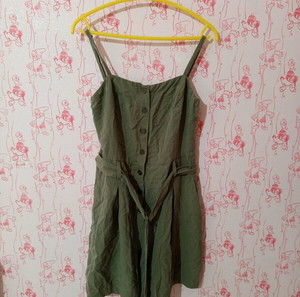 Γυναικείο jumpsuit με κουμπιά και ζώνη