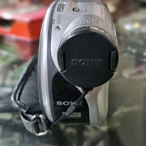 Sony Handycam with Carl Zeiss Vario-Tessar lens like new, DVD-RW support