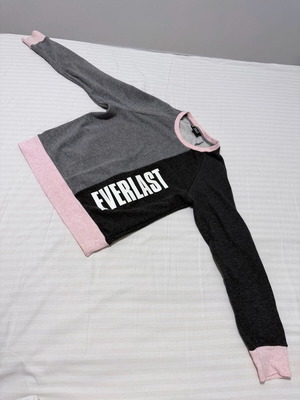 Everlast women's shirt like new, gray and pink, size S