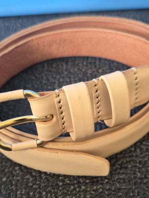 Leather belt beige with gold buckle size L like new