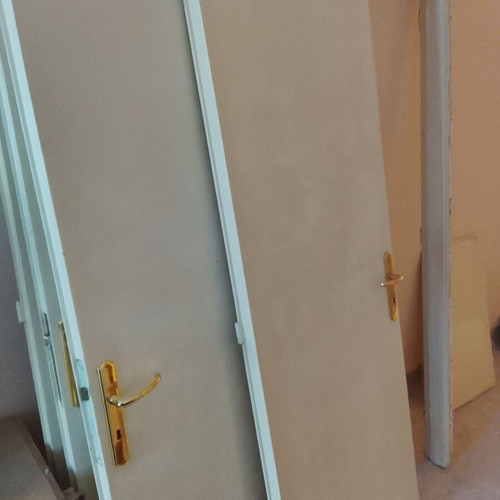 Wooden doors used, set of 7 with handles