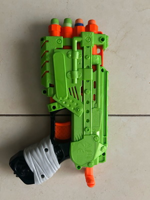 Nerf magazine set like new with darts