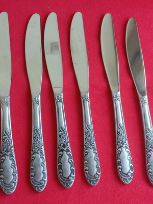 Vintage stainless steel dinner knives set of 6, like new