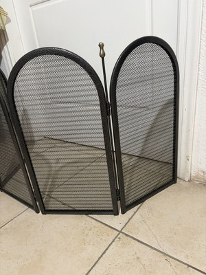 Fireplace protective screen